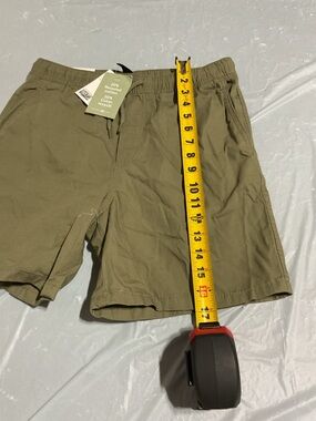 H&M Olive Green Drawstring Athletic Shorts 1021